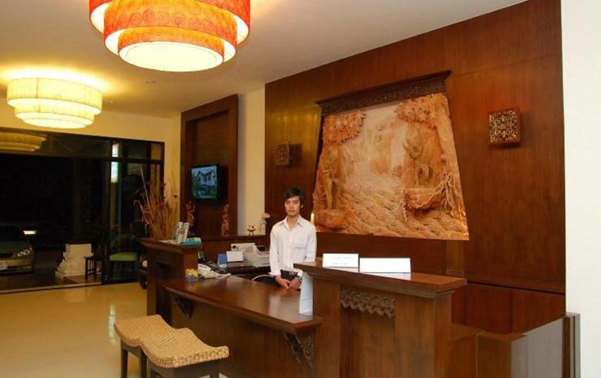 Nicha Hotel HHQ