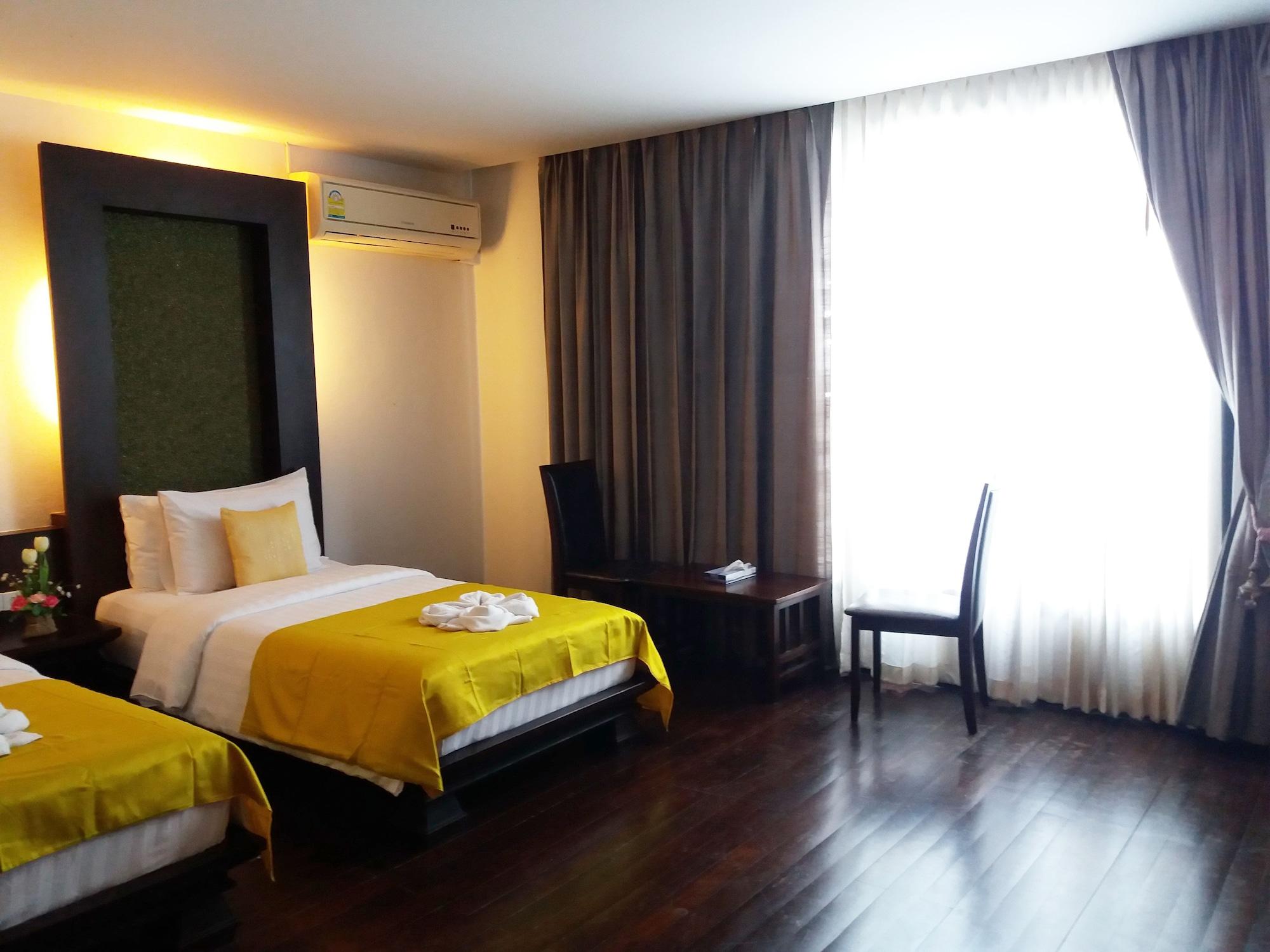 โรงแรม โรงแรมณิชา สวีท 3*