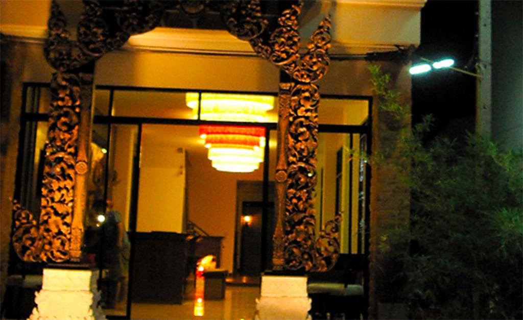 โรงแรมณิชา สวีท โรงแรม 3*